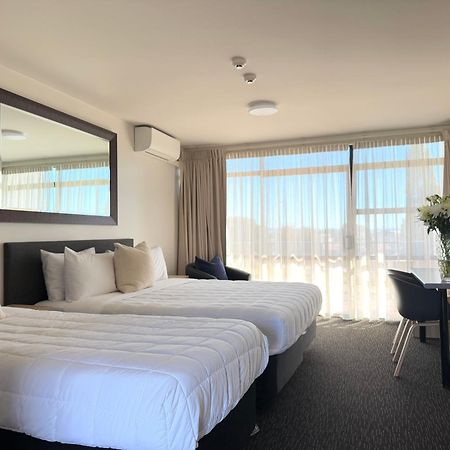 Bluewater Hotel เนเปียร์ ภายนอก รูปภาพ