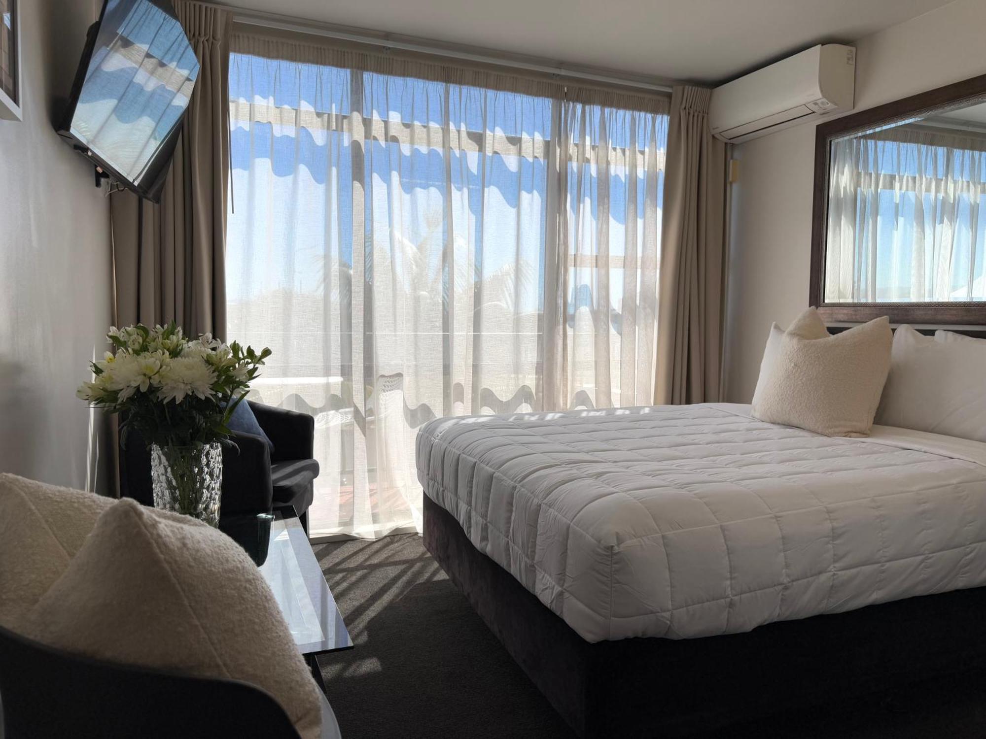Bluewater Hotel เนเปียร์ ภายนอก รูปภาพ