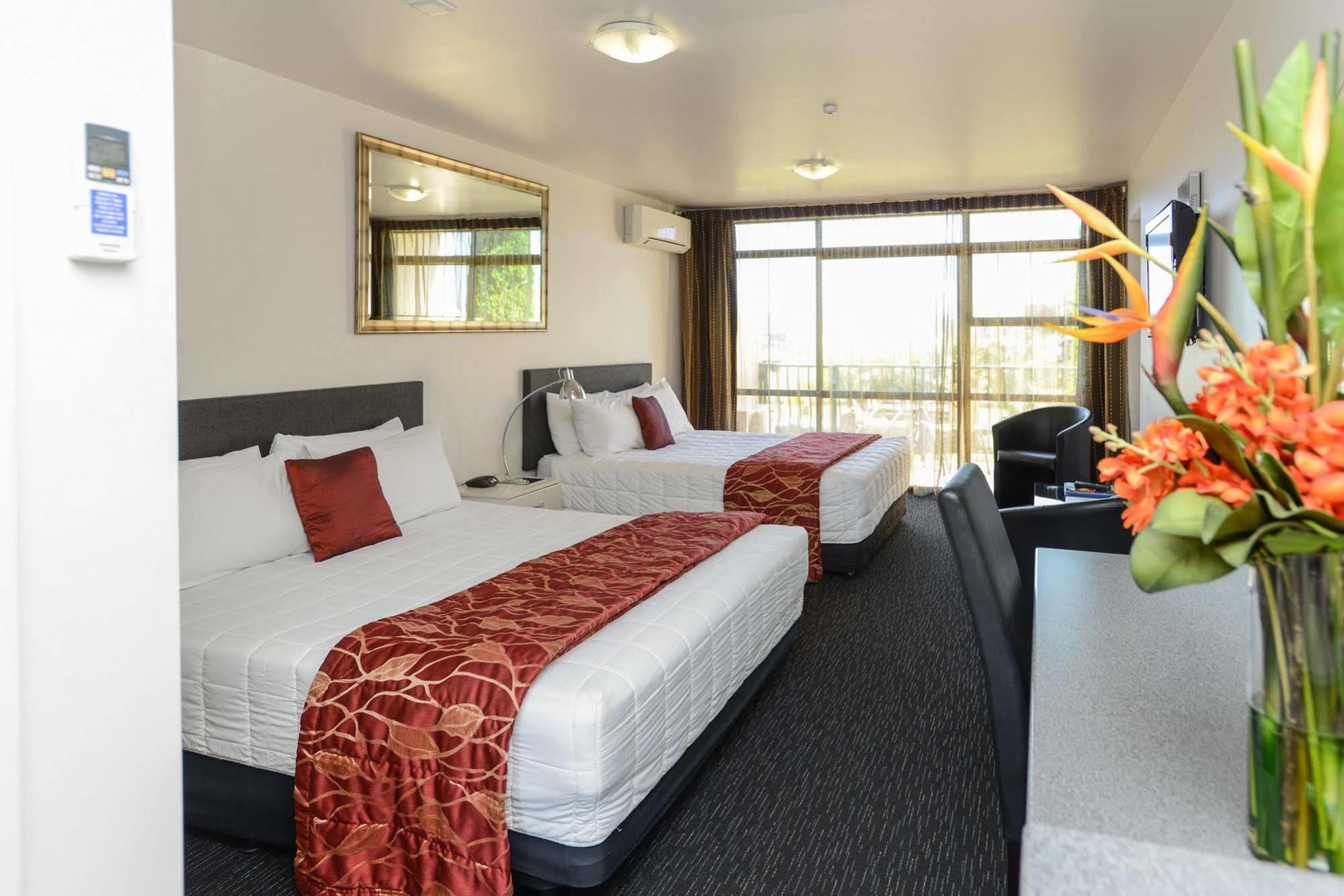 Bluewater Hotel เนเปียร์ ภายนอก รูปภาพ